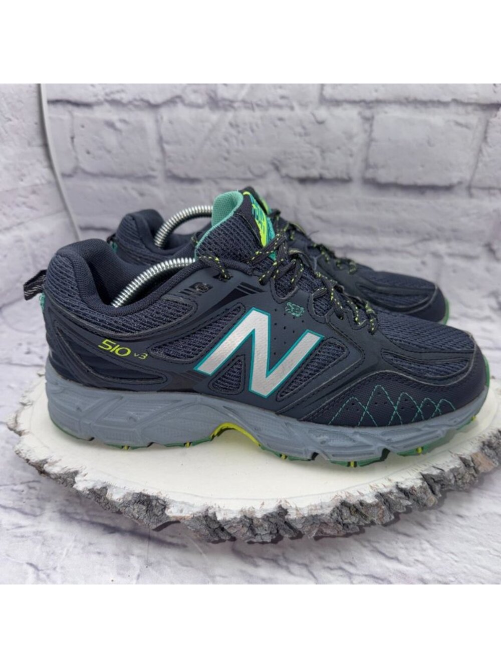 New Balance 510v3 Women Sz 7.5 D Trail Running Hiking Shoes Gray Yellow TechRide - Picture 3 of 10